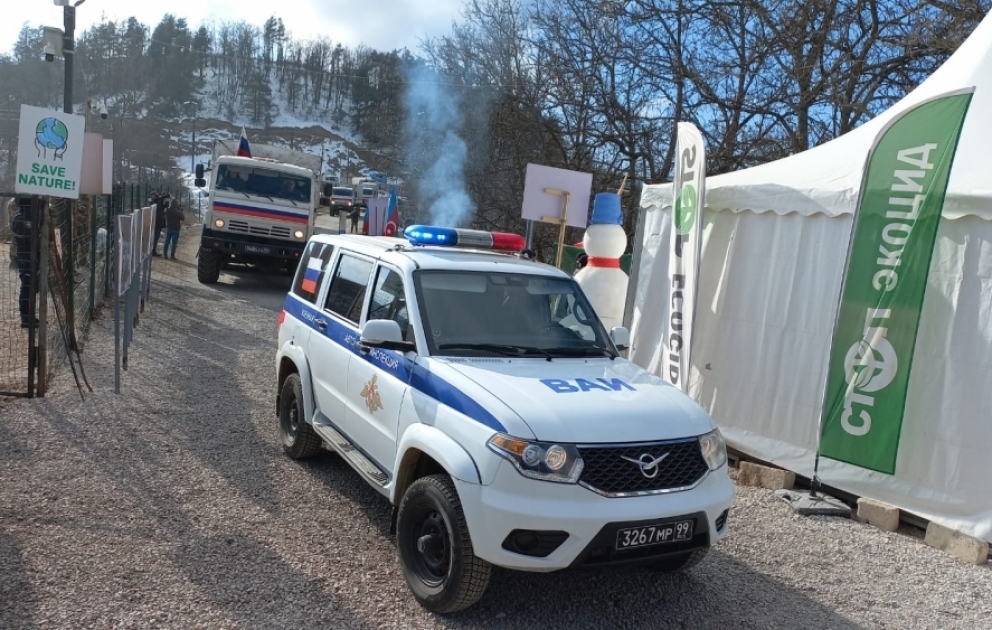 Russian peacekeepers’ vehicles passed through protest area without hindrance VIDEO