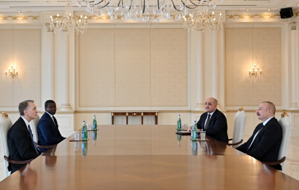 Президент Ильхам Алиев принял генерального исполнительного директора компании Brookfield Asset Management ВИДЕО