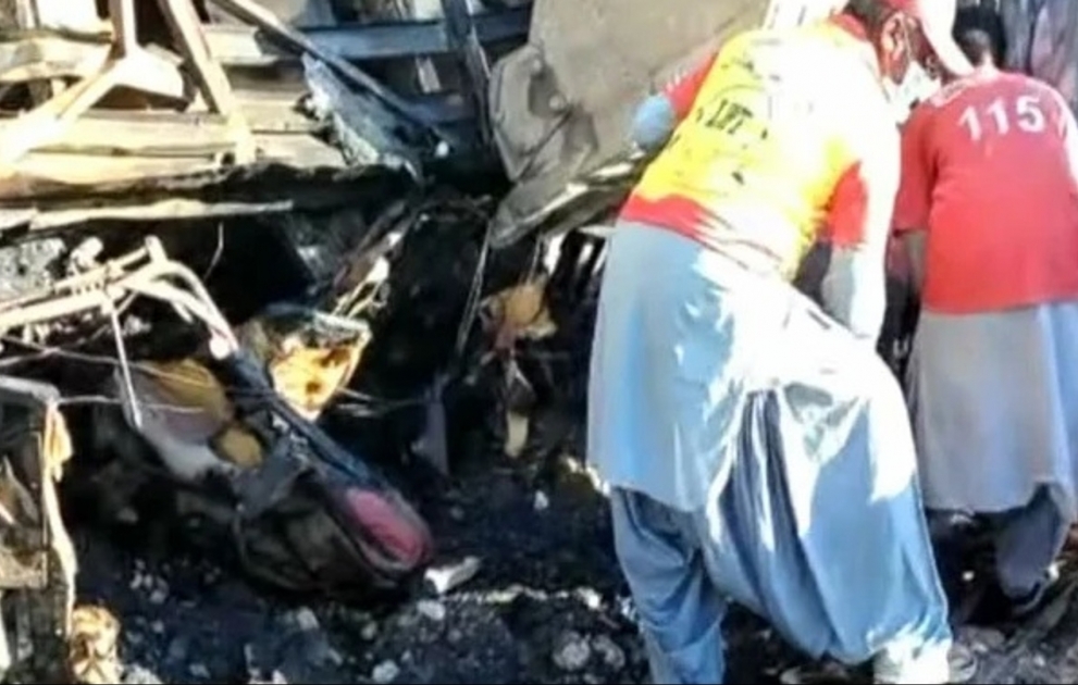 Pakistanda avtobus qəzası nəticəsində azı 41 nəfər ölüb VİDEO