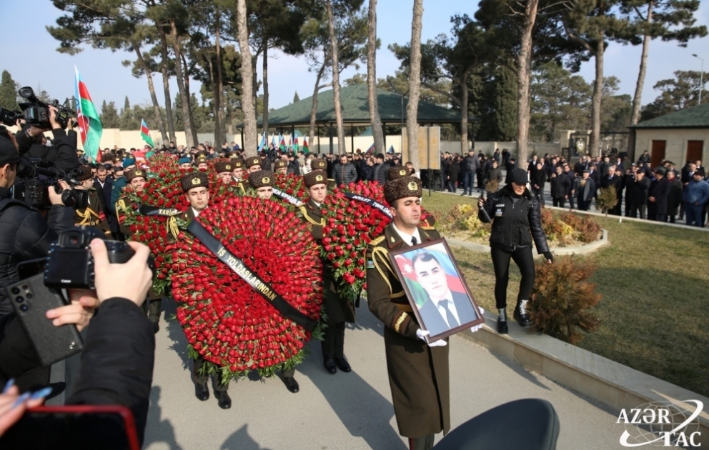Похоронен Орхан Аскеров, ставший шехидом во время террористической атаки на посольство Азербайджана в Тегеране ВИДЕО