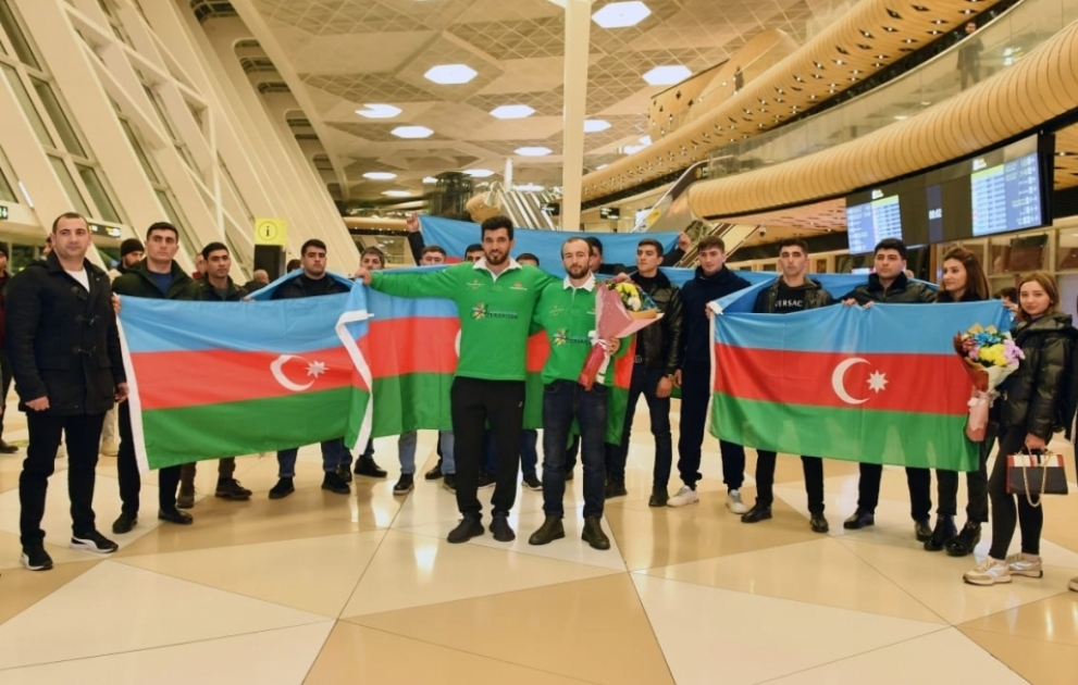 Qarüstü polo üzrə dünya kubokunu qazanmış “Land of Fire” komandası Vətənə qayıdıb VİDEO