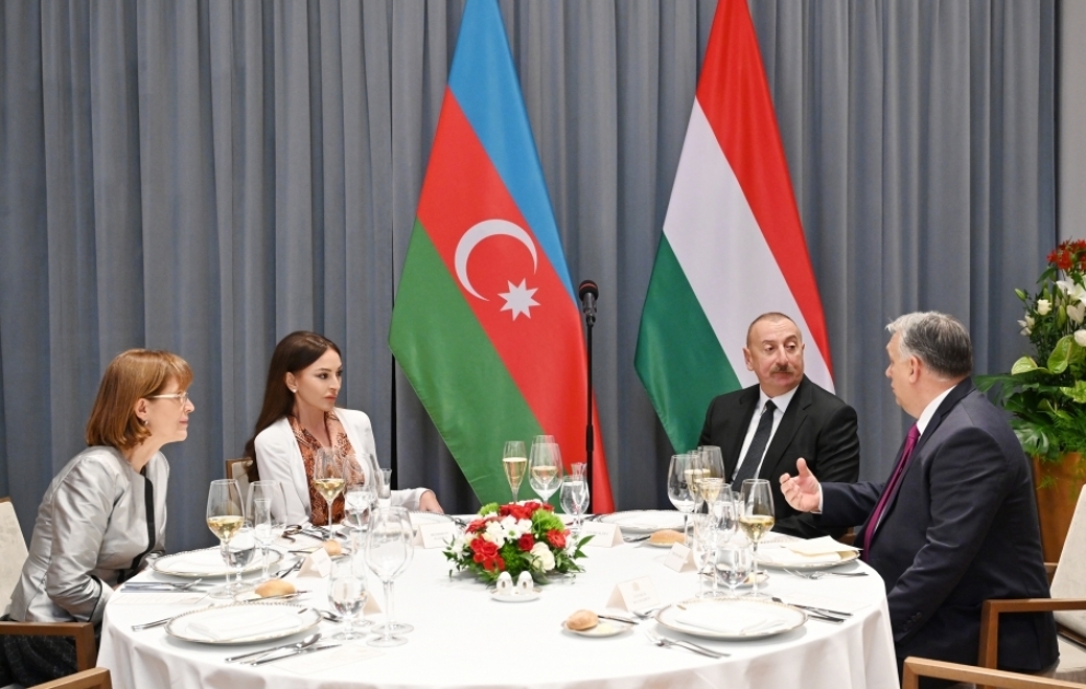 Official dinner was hosted in honor of President Ilham Aliyev and First Lady Mehriban Aliyeva in Budapest VIDEO