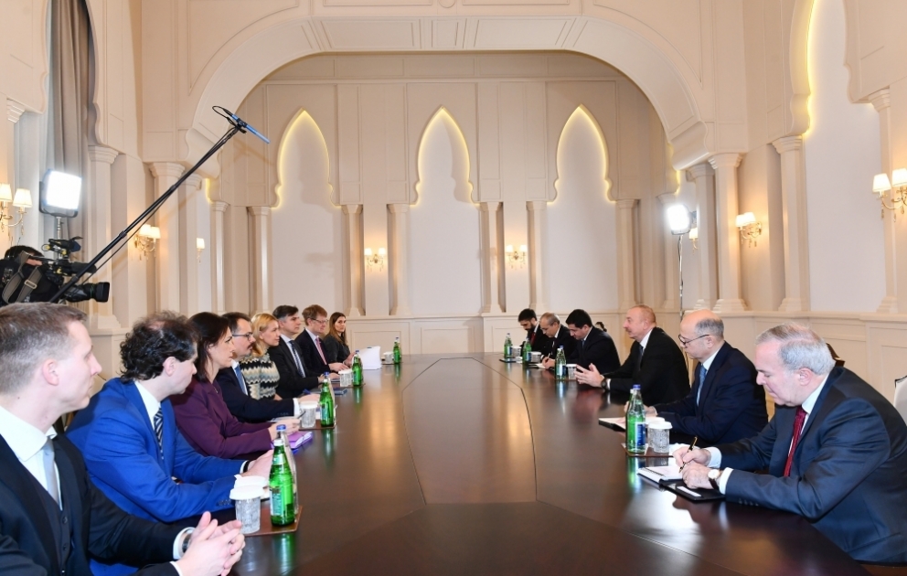 Le président Ilham Aliyev reçoit une délégation menée par la commissaire européenne à l’Energie  MIS A JOUR VIDEO