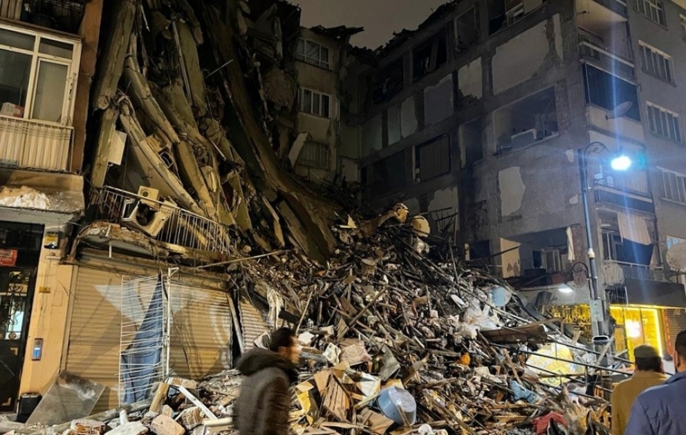 Séisme en Türkiye : le bilan s’alourdit à 2 921 morts VIDEO