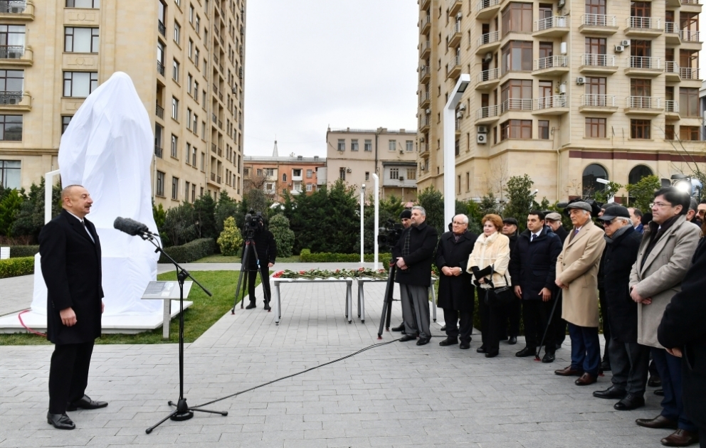 In Baku Denkmal des Komponisten Tofig Guliyev enthüllt VIDEO