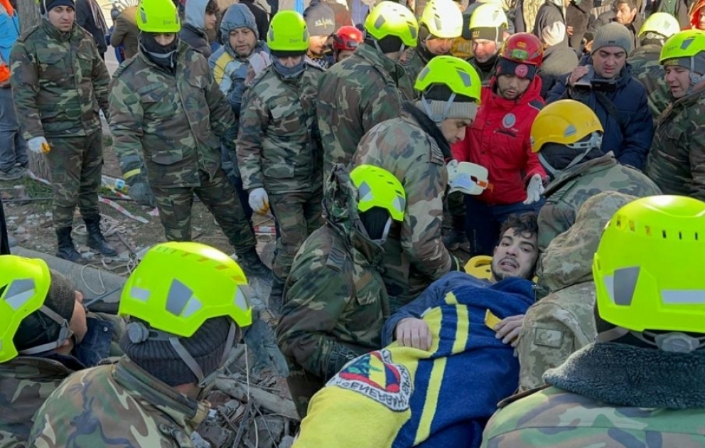 FHN-in xilasediciləri 44 nəfəri dağıntılar altından sağ çıxarıblar VİDEO