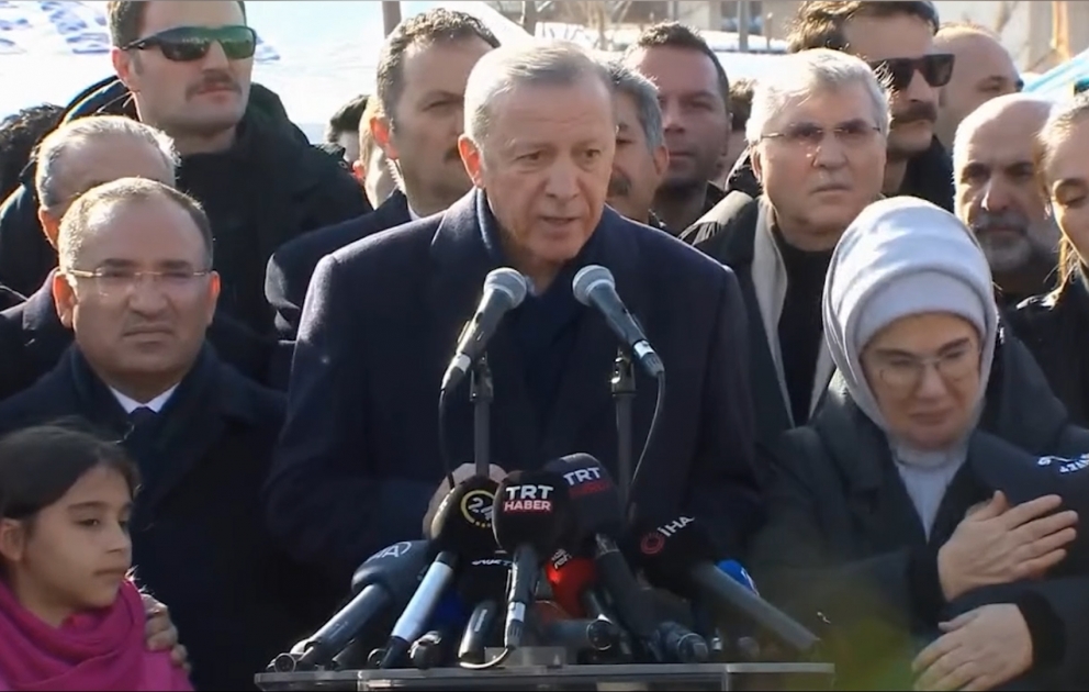 Türkiyə Prezidenti: Zəlzələ səbəbindən universitetlər məsafədən təhsilə keçəcək VİDEO
