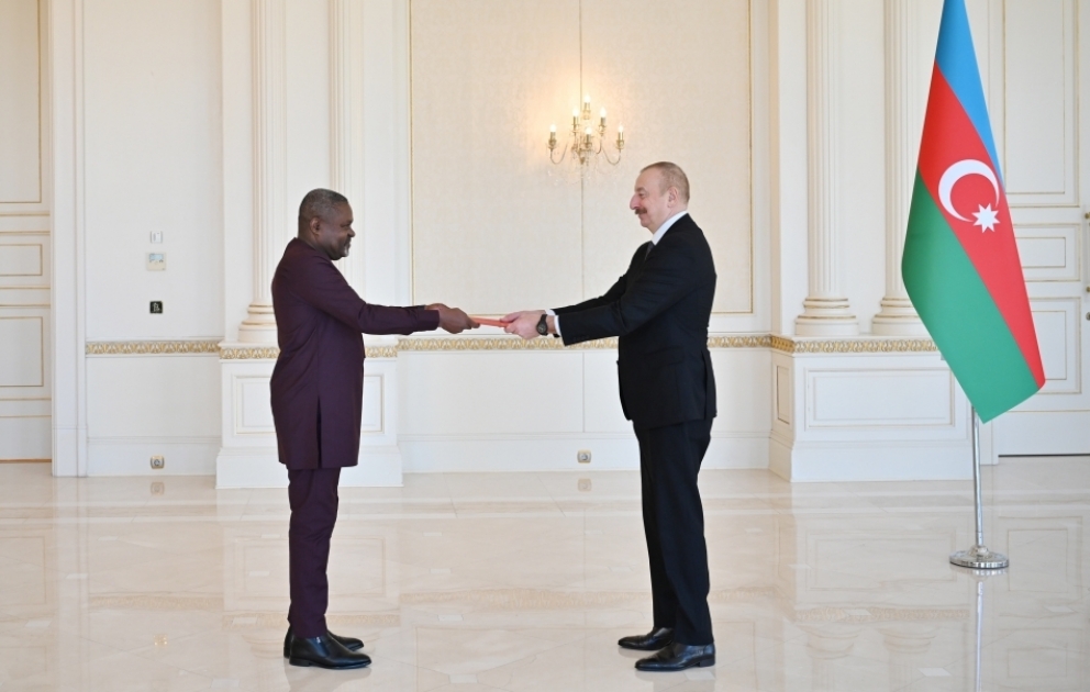 President Ilham Aliyev accepted credentials of incoming ambassador of Angola VIDEO