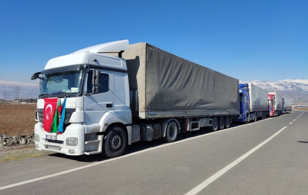 FHN-in növbəti humanitar yardımından ibarət üçüncü avtomobil karvanı Türkiyəyə çatıb VİDEO