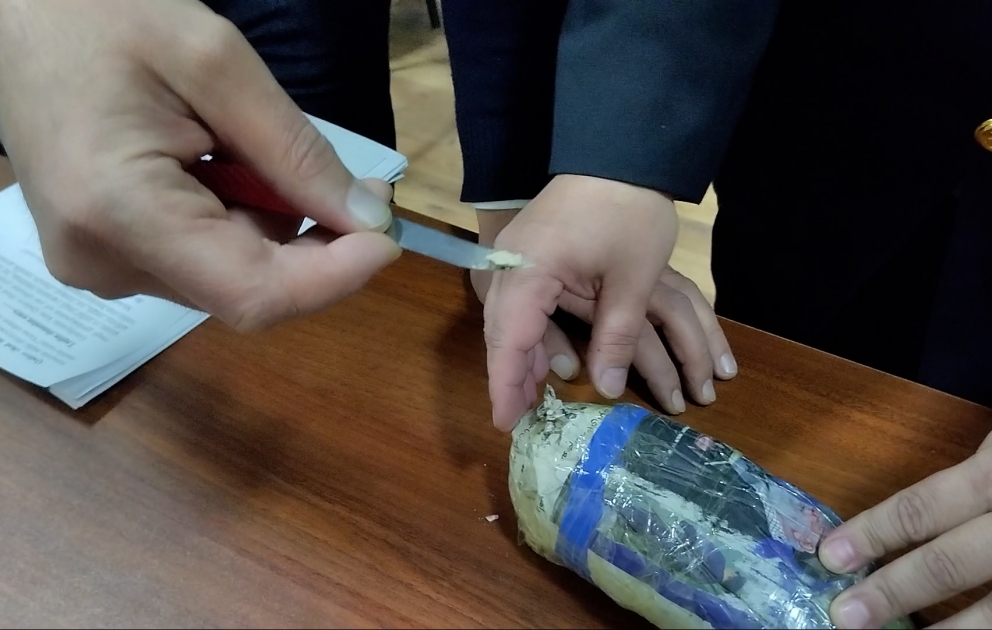 Hökməlidə narkotik satan şəxsdən 2 kiloqram heroin götürülüb VİDEO