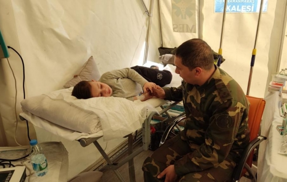 FHN-in Türkiyədəki mobil səhra hospitallarında 167-si azyaşlı olmaqla 930 nəfərə tibbi xidmət göstərilib VİDEO