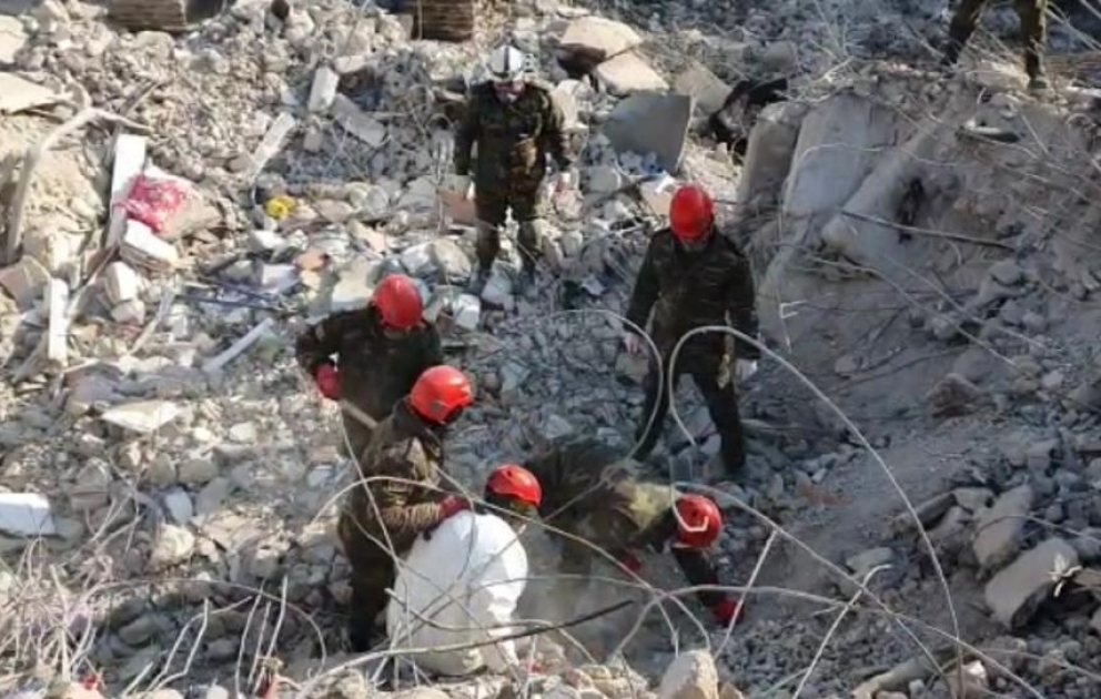 Azerbaijani rescuers pull 53 people alive from rubble and recover 780 dead bodies in Türkiye VIDEO