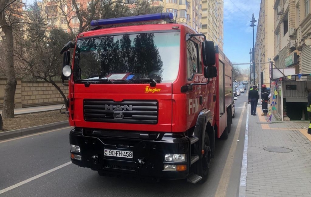 FHN: Nəsimi rayonunda binada partlayış baş verib VİDEO