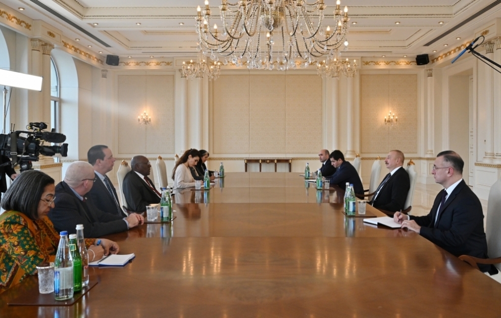 Präsident Ilham Aliyev empfängt kubanische Delegation  VIDEO