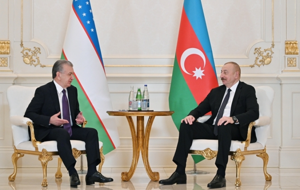 Azərbaycan Prezidenti İlham Əliyev Özbəkistan Prezidenti Şavkat Mirziyoyev ilə görüşüb  YENİLƏNİB VİDEO