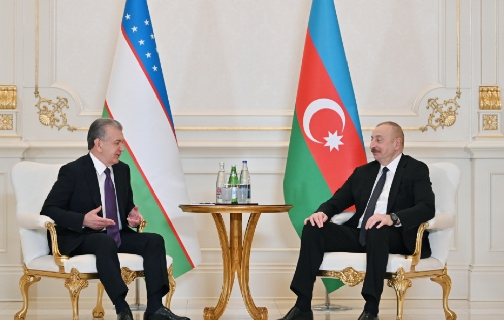 Präsident Ilham Aliyev trifft seinen usbekischen Amtskollegen Shavkat Mirziyoyev VIDEO