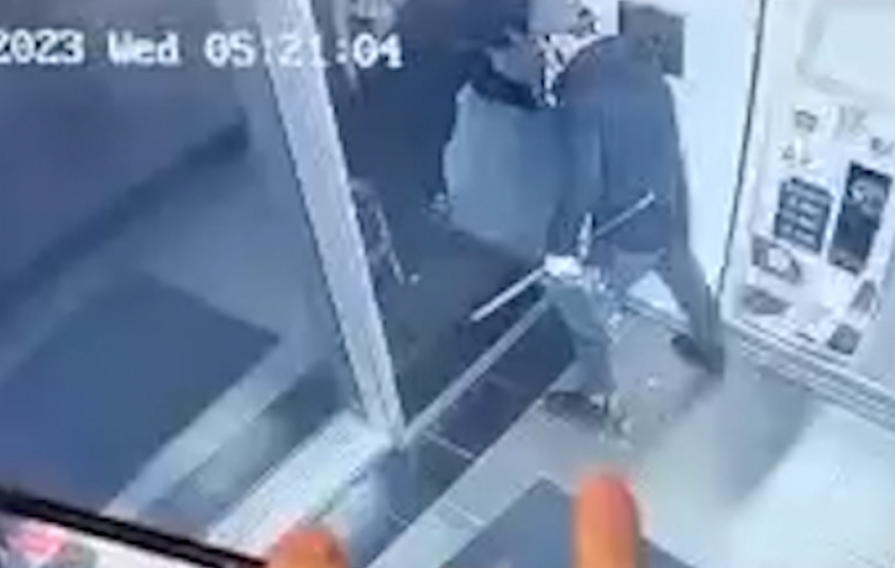 Nərimanov rayonunda ödəmə terminalından 29 min manat oğurlayan şəxs saxlanılıb VİDEO