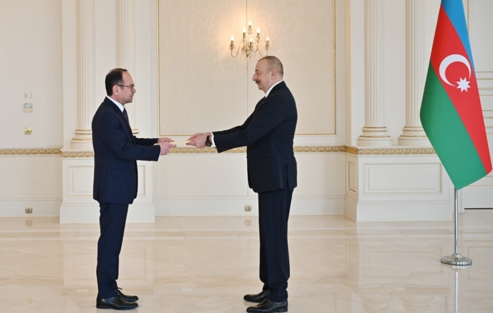 Президент Ильхам Алиев принял верительные грамоты новоназначенного посла Болгарии в Азербайджане  ОБНОВЛЕНО ВИДЕО