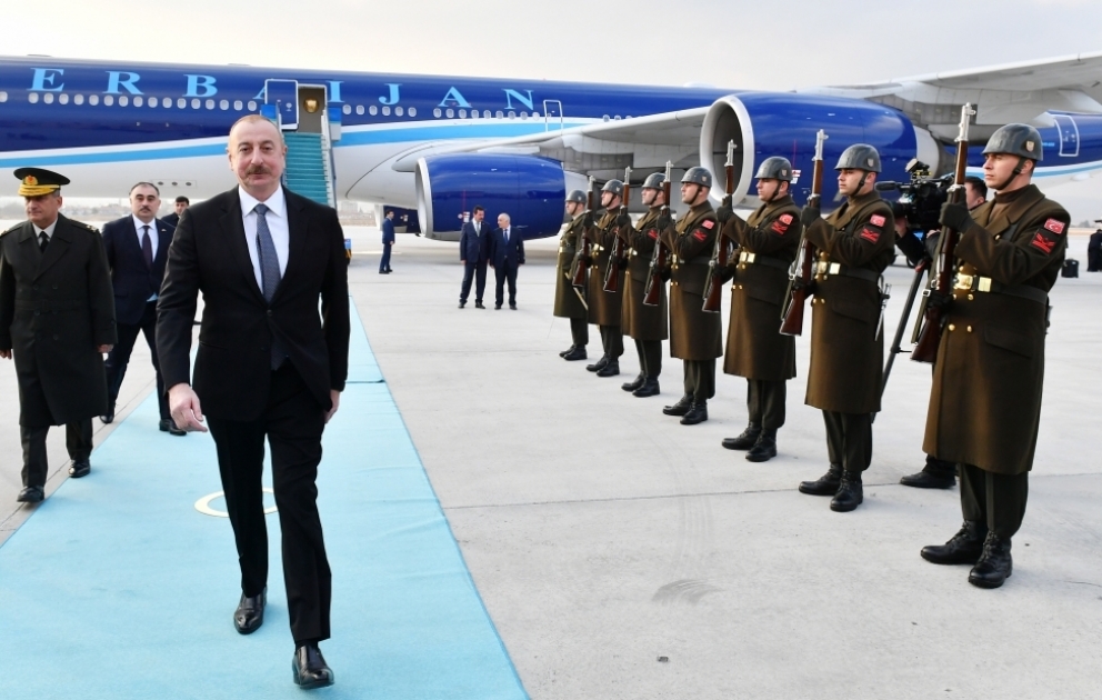 Azərbaycan Prezidenti İlham Əliyev Türkiyəyə səfərə gəlib VİDEO