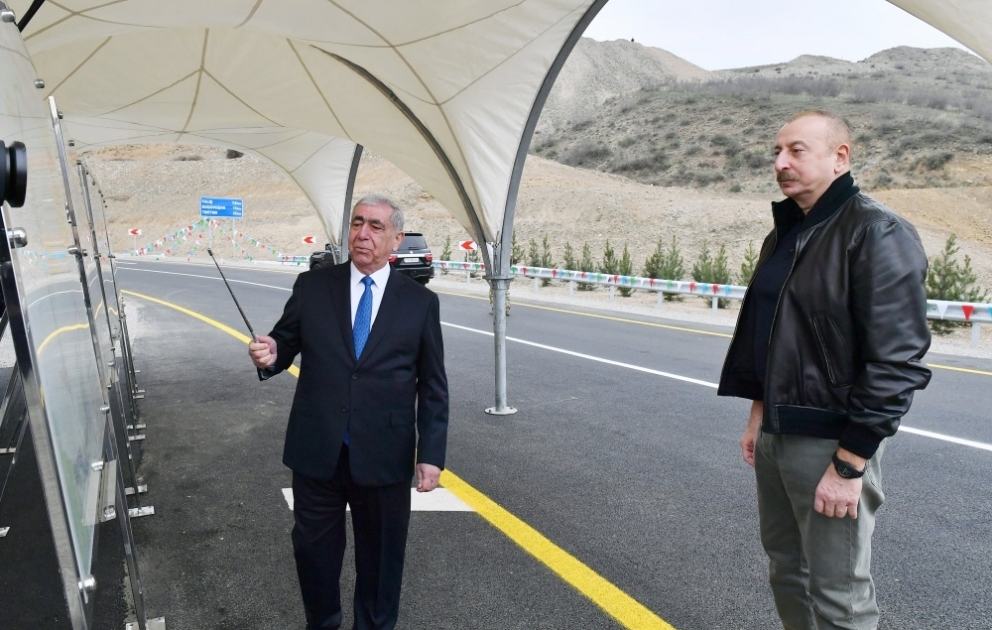 Prezident İlham Əliyev və birinci xanım Mehriban Əliyeva Tərtər rayonuna səfər ediblər  Dövlətimizin başçısı Talış-Tapqaraqoyunlu-Qaşaltı sanatoriyası avtomobil yolunun açılışında iştirak edib VİDEO