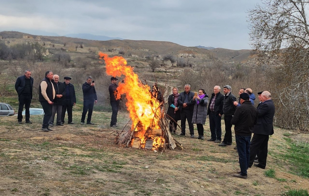Uzun illər bahara həsrət qalan Horovlu Novruz tonqalı ilə isindi -  Cəbrayıldan reportaj VİDEO