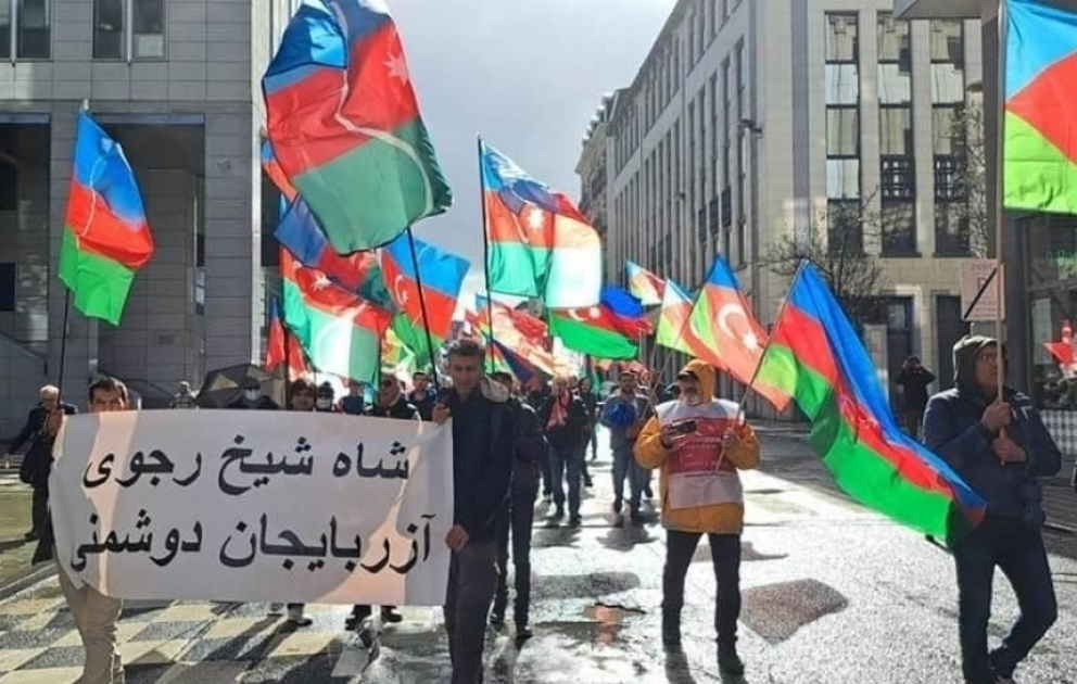 В Брюсселе проходит масштабный митинг выходцев из Южного Азербайджана ВИДЕО