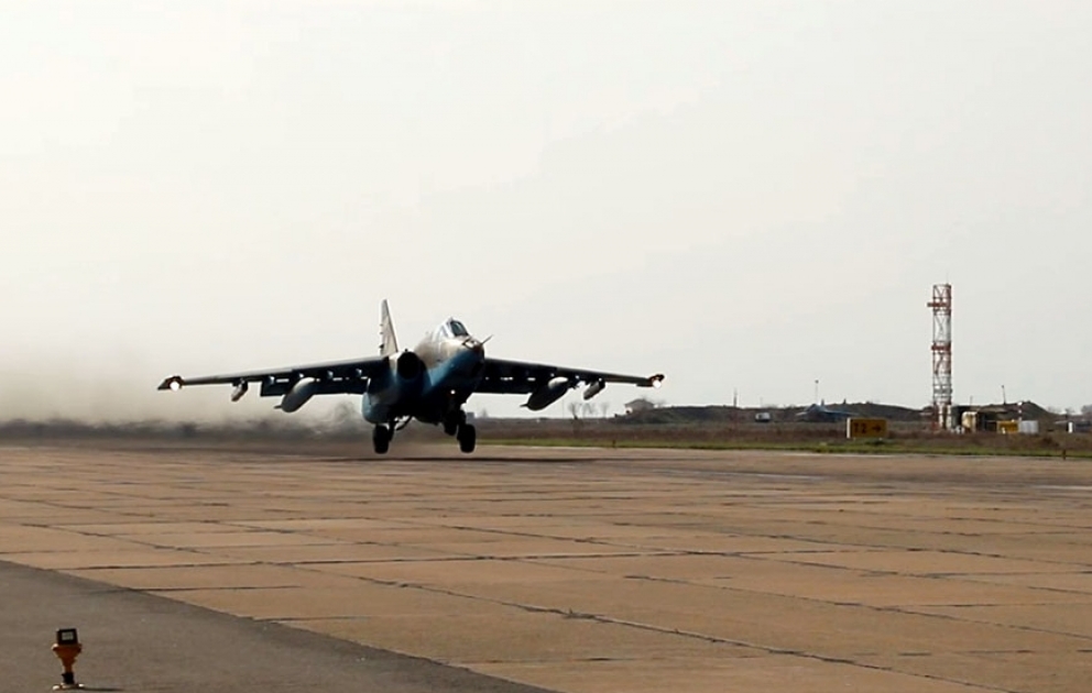 Azerbaijan Air Force aircraft carry out training flights VIDEO