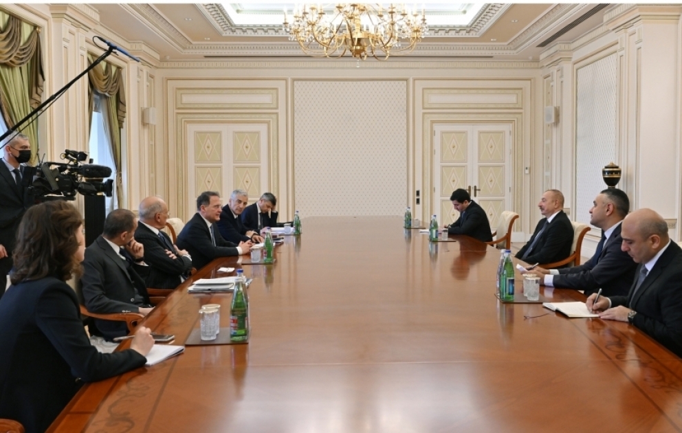 Le président Ilham Aliyev reçoit le ministre italien des Affaires étrangères et de la Coopération internationale VIDEO