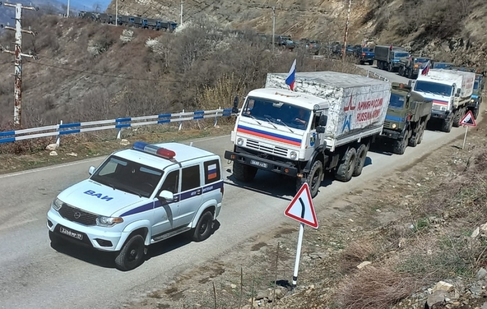 Две автоколонны российских миротворцев беспрепятственно проехали через территорию проведения акции ВИДЕО