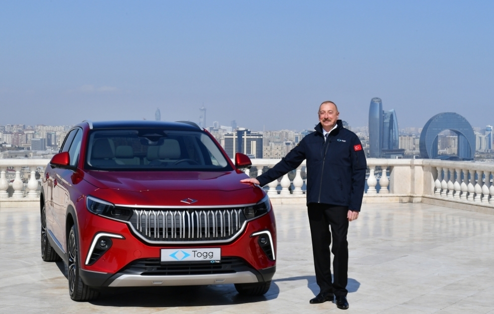 Türkiyənin ilk yerli elektromobili “Togg” Azərbaycan Prezidenti İlham Əliyevə təqdim olunub YENİLƏNİB VİDEO