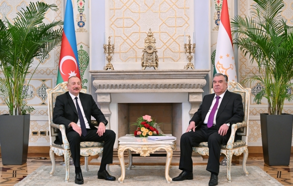 President Ilham Aliyev held one-on-one meeting with President of Tajikistan Emomali Rahmon VIDEO