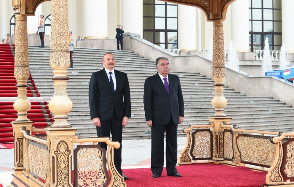 Azərbaycan Prezidenti İlham Əliyevin Düşənbədə rəsmi qarşılanma mərasimi olub VİDEO