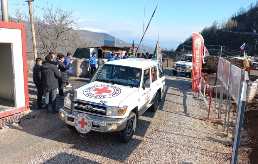Eight ICRC vehicles pass freely through protest area VIDEO