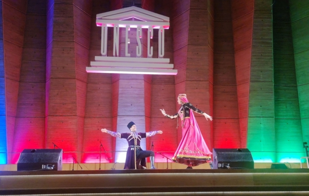UNESCO-nun mənzil-qərargahında “İpək Yolu” ölkələrinin konsert proqramı təqdim olunub VİDEO