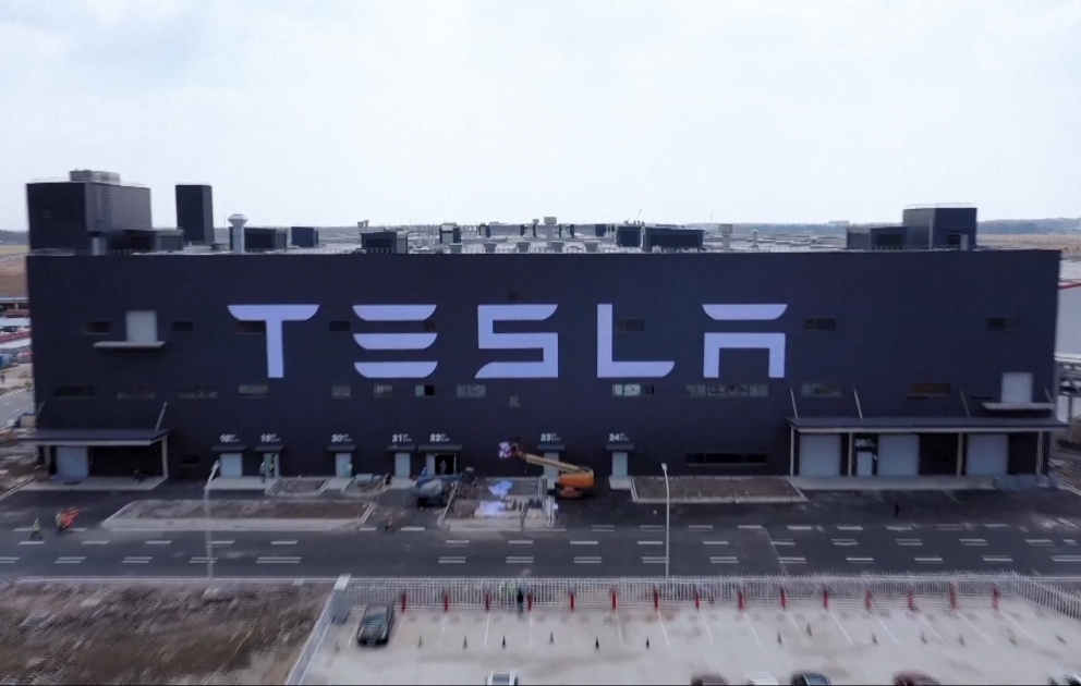 “Tesla” Çində zavod quracaq VİDEO