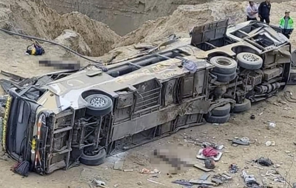Peruda avtobus uçurumdan aşıb, 10 nəfər ölüb VİDEO