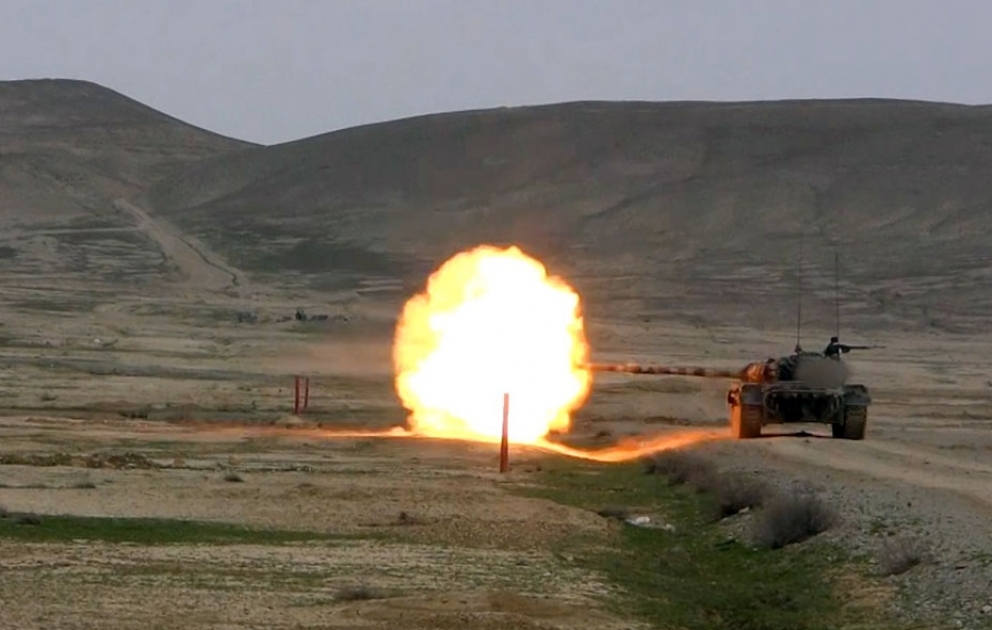 MN: Tank bölmələrinin döyüş hazırlığı artırılır VİDEO