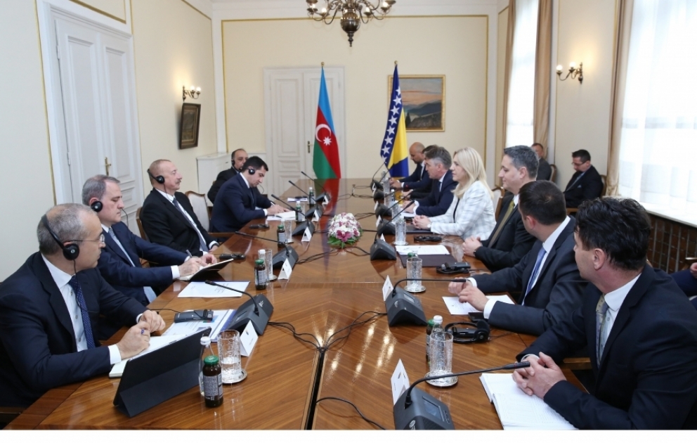 Präsident Ilham Aliyev und Vorsitzende und Mitglieder des Staatspräsidiums von Bosnien und Herzegowina treffen sich in erweitertem Format AKTUALISIERT VIDEO
