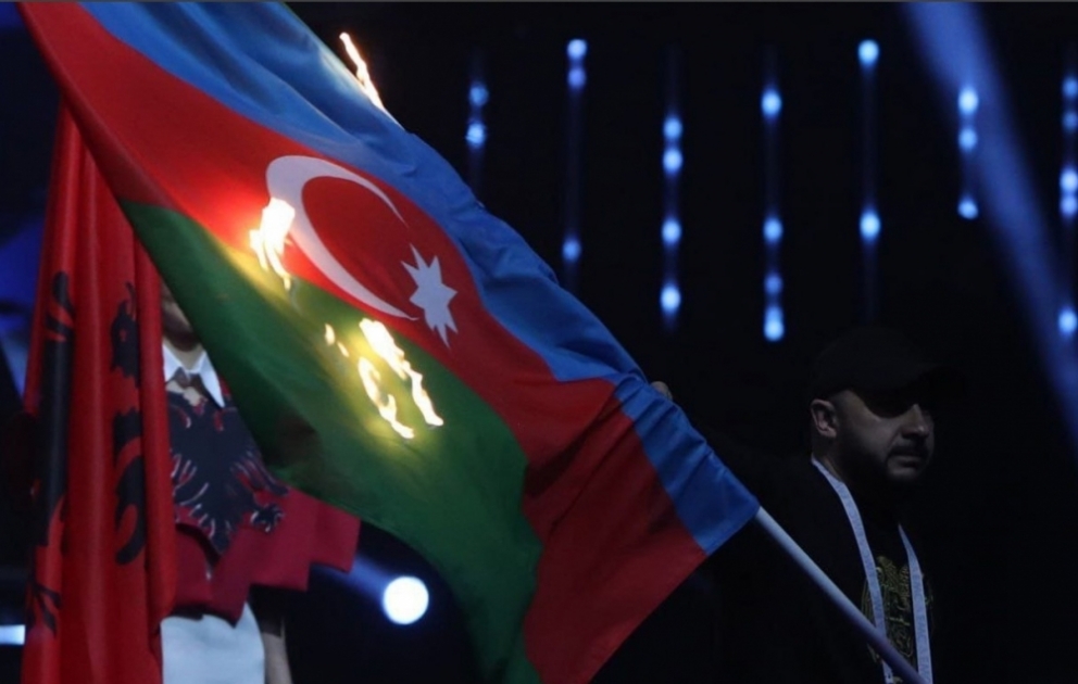 Ermənistanda Avropa çempionatının açılışında Azərbaycan bayrağı yandırılıb  FOTO VİDEO