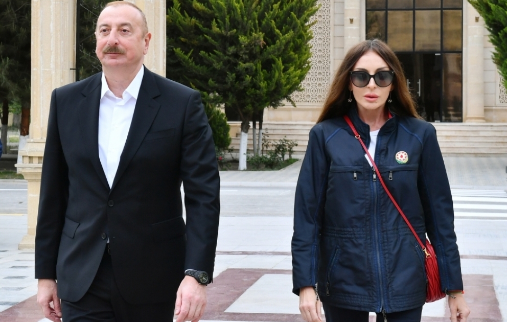 Präsident Ilham Aliyev und First Lady Mehriban Aliyeva besuchen Region Salyan  VIDEO