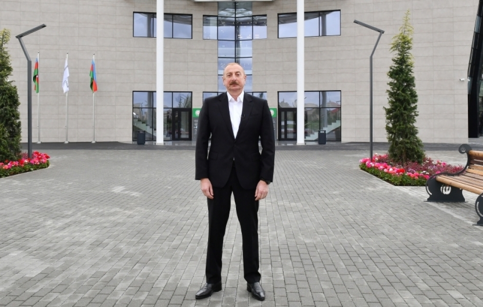 Президент Ильхам Алиев в городе Сальян дал интервью Азербайджанскому телевидению ВИДЕО