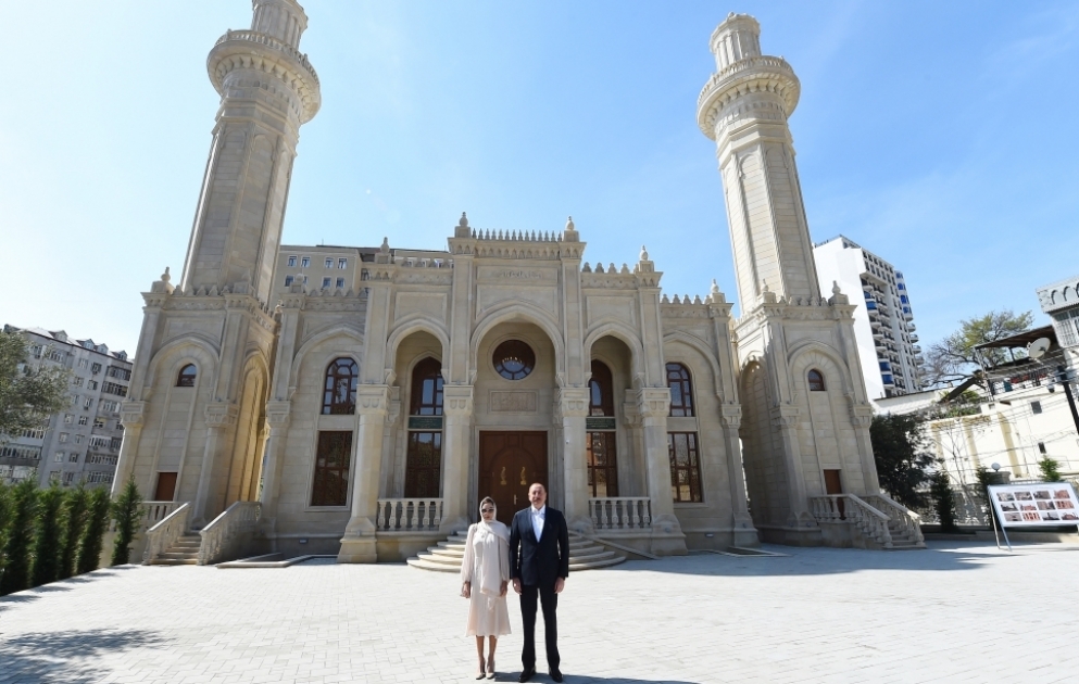 Le président azerbaïdjanais et la première dame participent à l’inauguration de la mosquée « Djouma » VIDEO