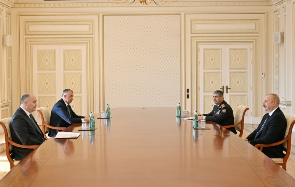 Präsident Ilham Aliyev empfängt Georgiens Verteidigungsminister VIDEO