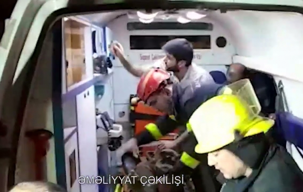 Biləsuvarda dağıntılar altından çıxarılan şəxslərin kimliyi məlum olub VİDEO