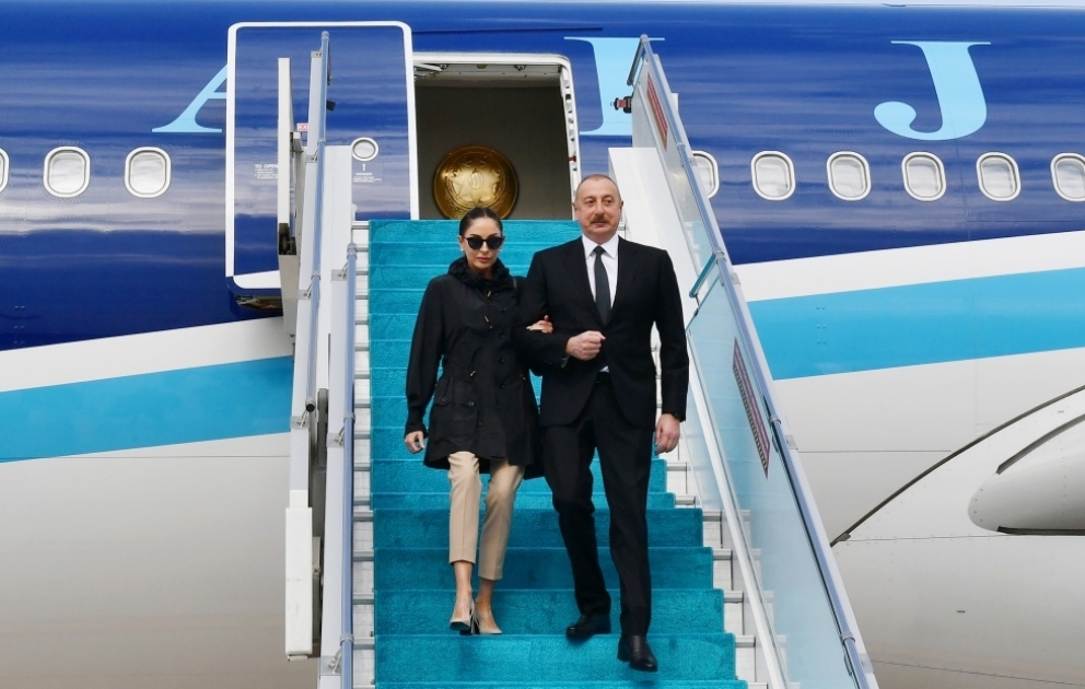 Präsident Ilham Aliyev zu Arbeitsbesuch in der Türkei angekommen VIDEO