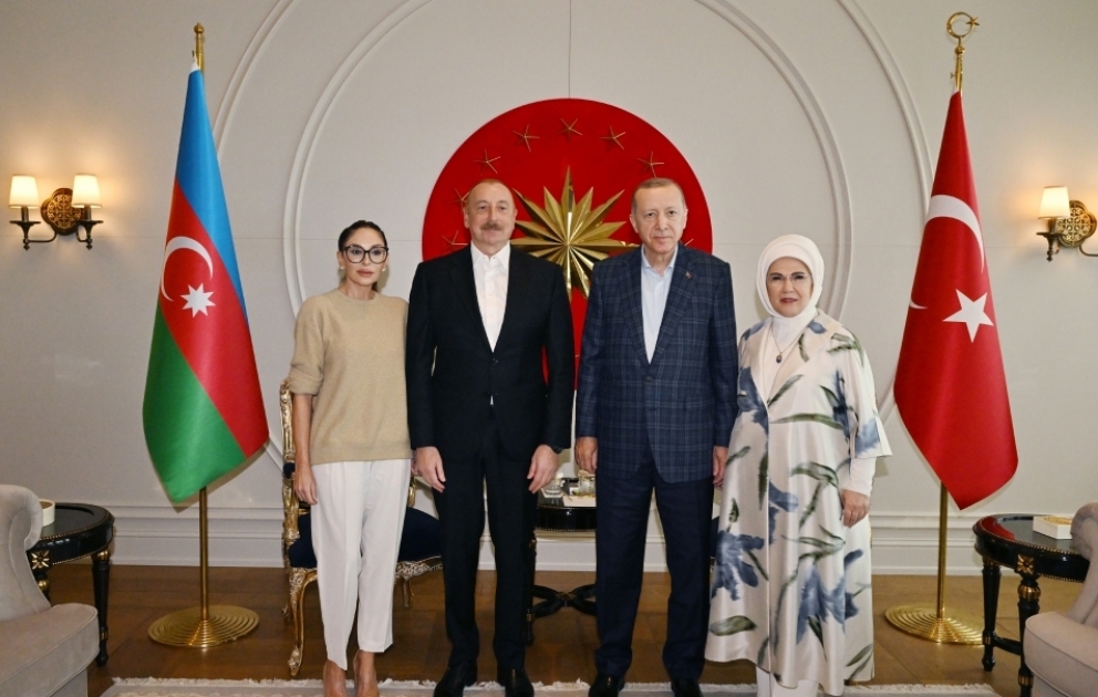 Istanbul : les présidents azerbaïdjanais et turc déjeunent ensemble VIDEO