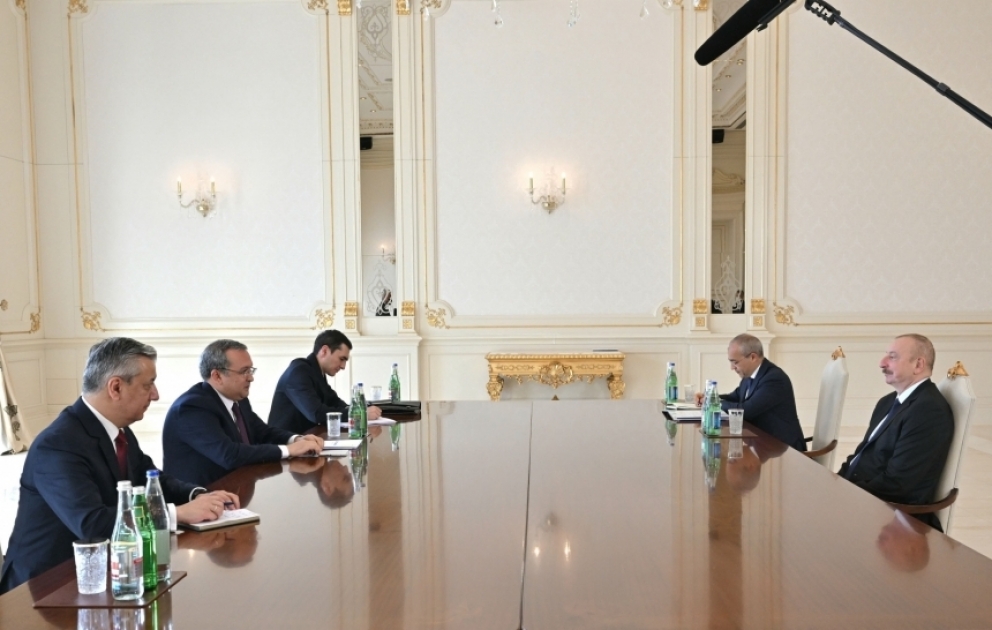 Präsident Ilham Aliyev empfängt Vorstandsvorsitzenden der AG “Uzavtosanoat” AKTUALLISIERT VIDEO