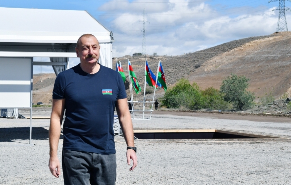Präsident Ilham Aliyev legt Grundstein für Verwaltungsgebäude in der Stadt Gubadli  VIDEO