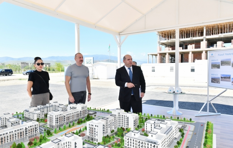 Visite du chantier du complexe résidentiel de Fuzouli VIDEO