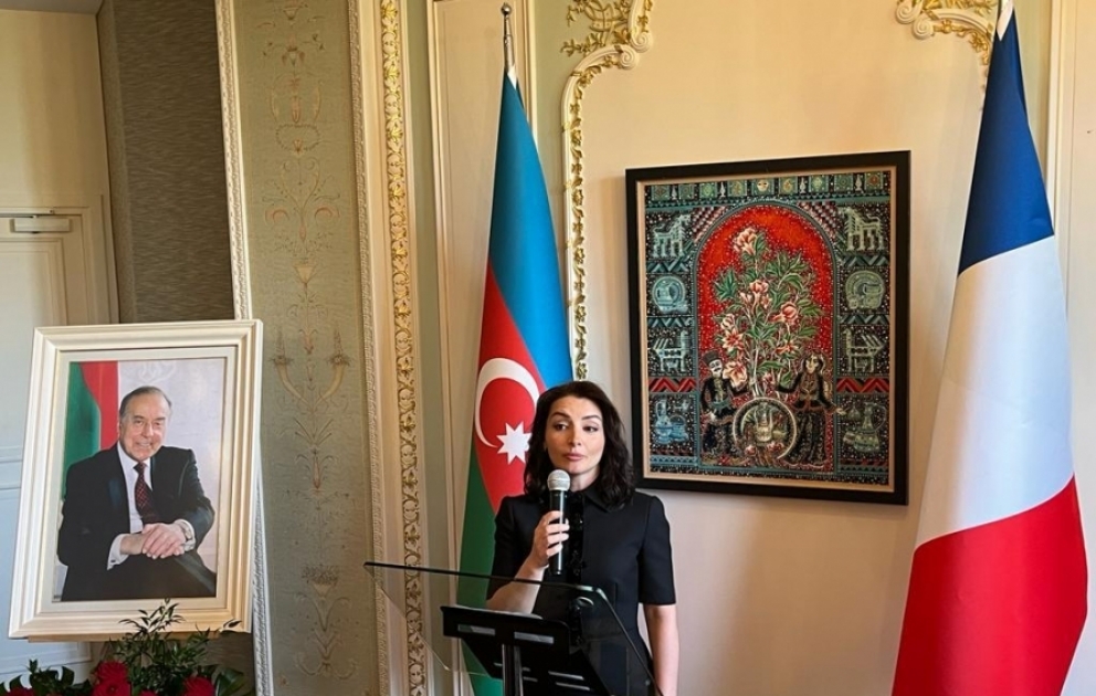 Le 100e anniversaire du Leader national Heydar Aliyev célébré à Paris VIDEO